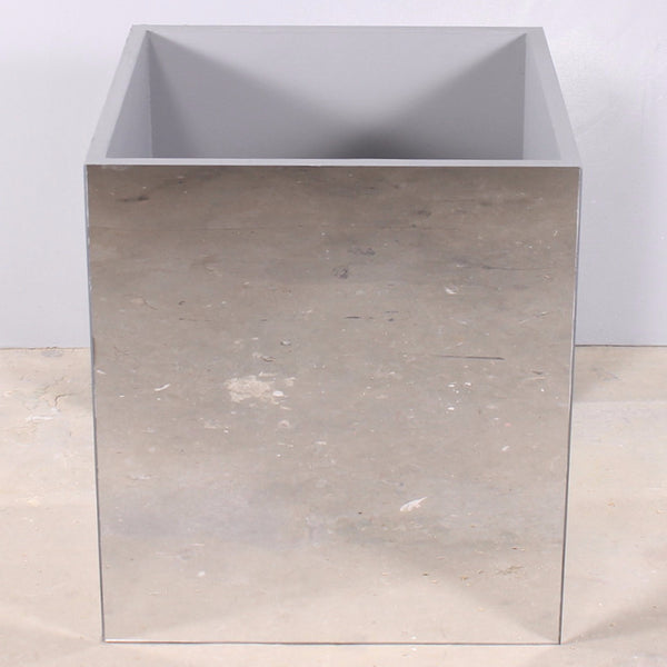 Box mirror 23 x 21 x 21