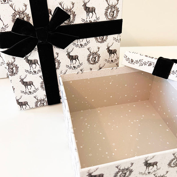 Presents Set Deer