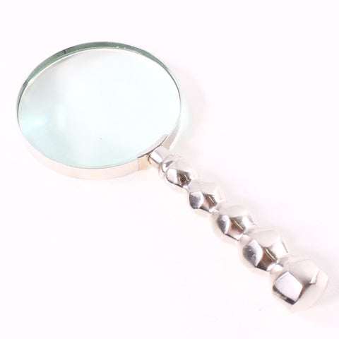 Magnifying Glass Cair
