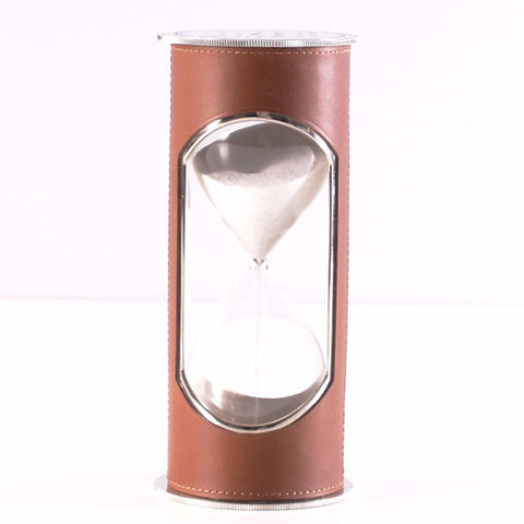 Hourglass Laurel